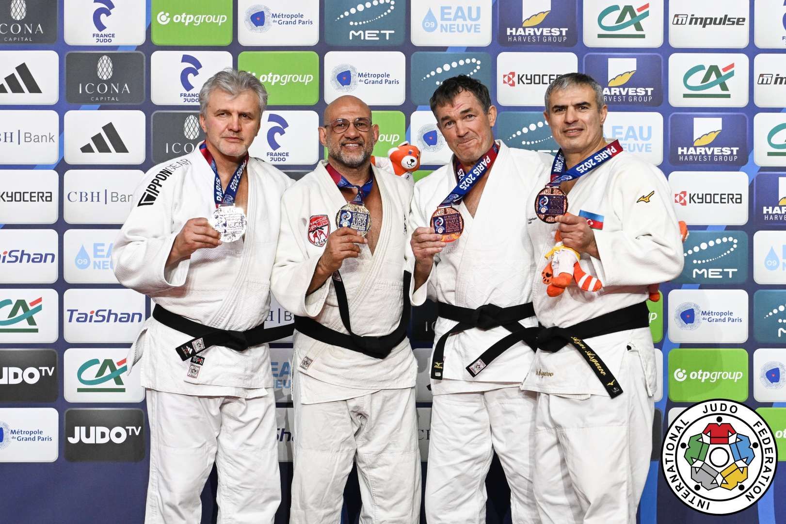 Mövlud Mirəliyev üçüncü dəfə dünya çempionu oldu