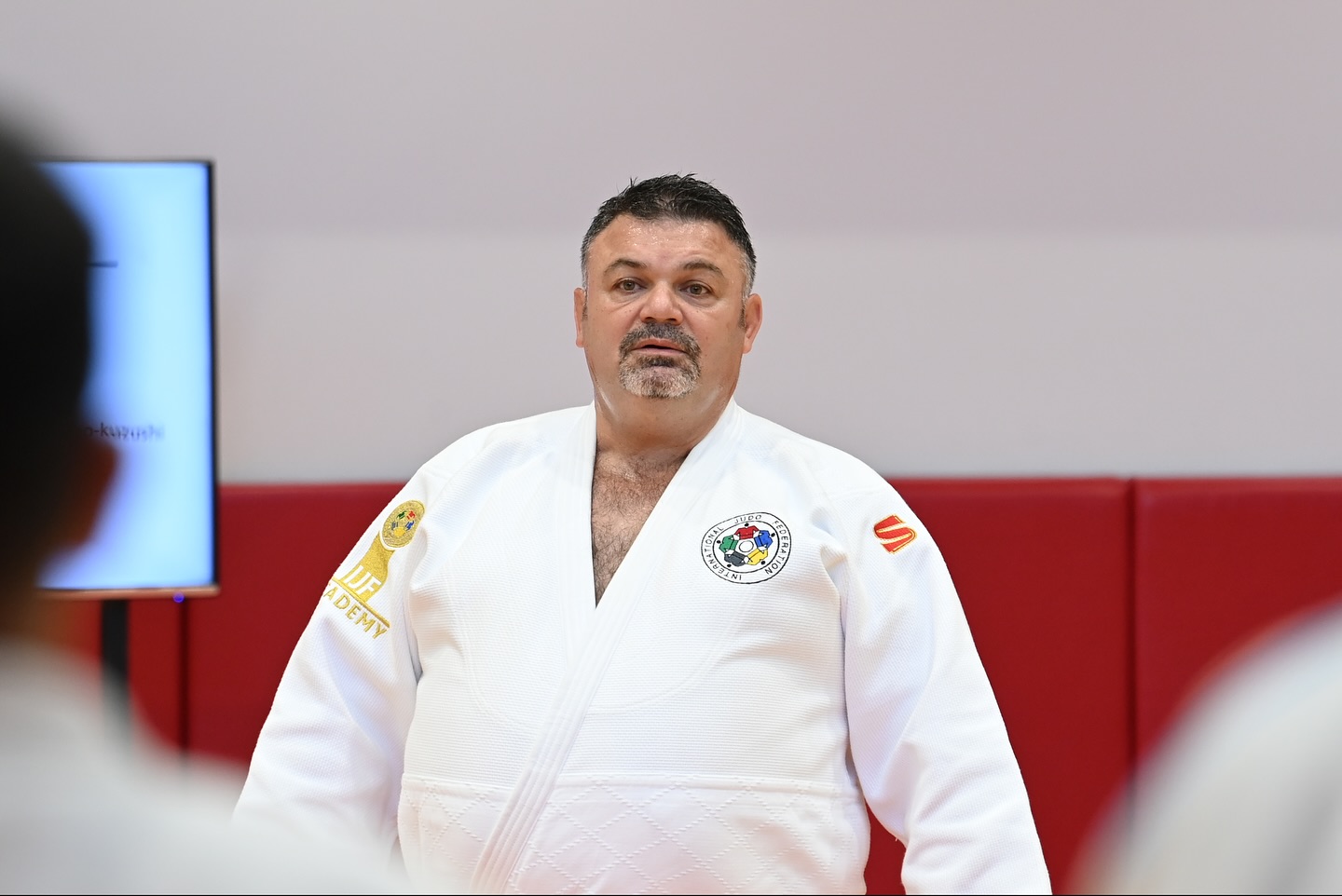 Cüdo məşqçiliyi üzrə proqramının iştirakçılarına sertifikatların təqdimolunma mərasimi keçirilib