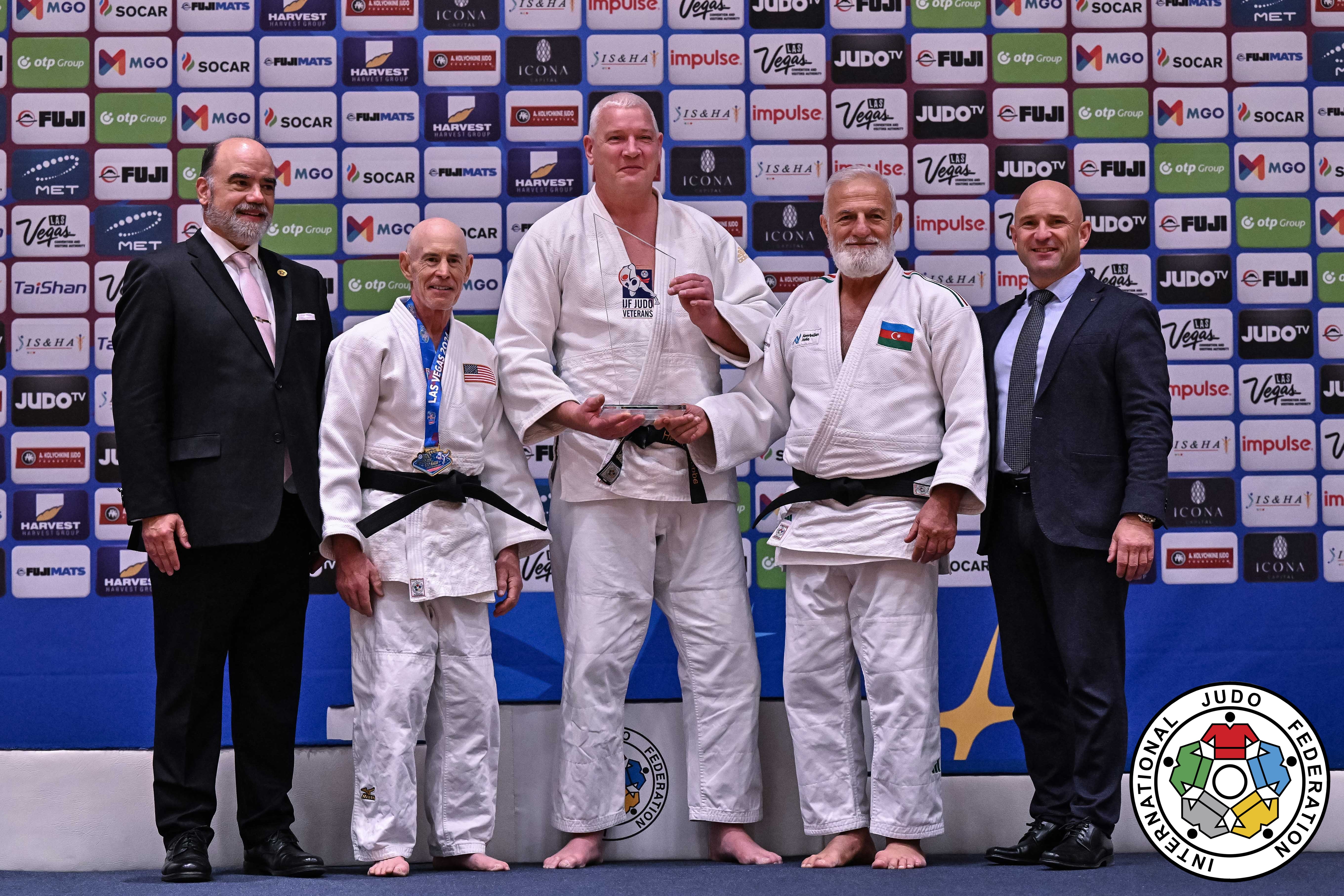 Cüdoçularımız veteranlar arasında dünya çempionatının ilk günündə 1 qızıl medal qazandı