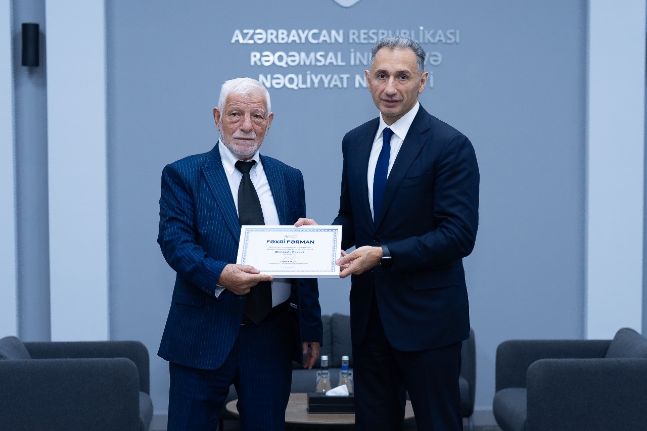 Rəşad Nəbiyev Əməkdar bədən tərbiyəsi və idman xadimi Əhməddin Rəcəblini qəbul edib