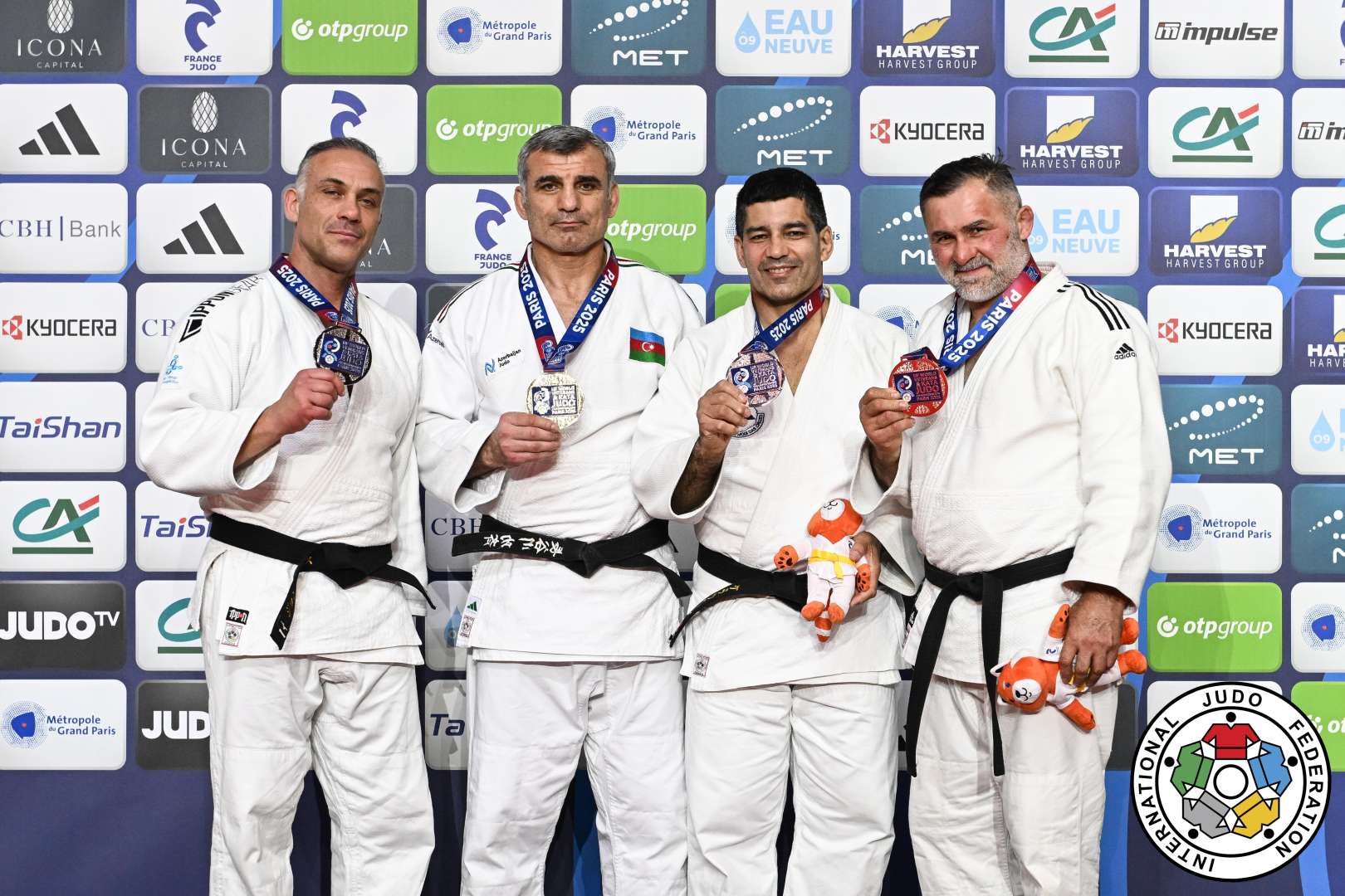 Mövlud Mirəliyev üçüncü dəfə dünya çempionu oldu