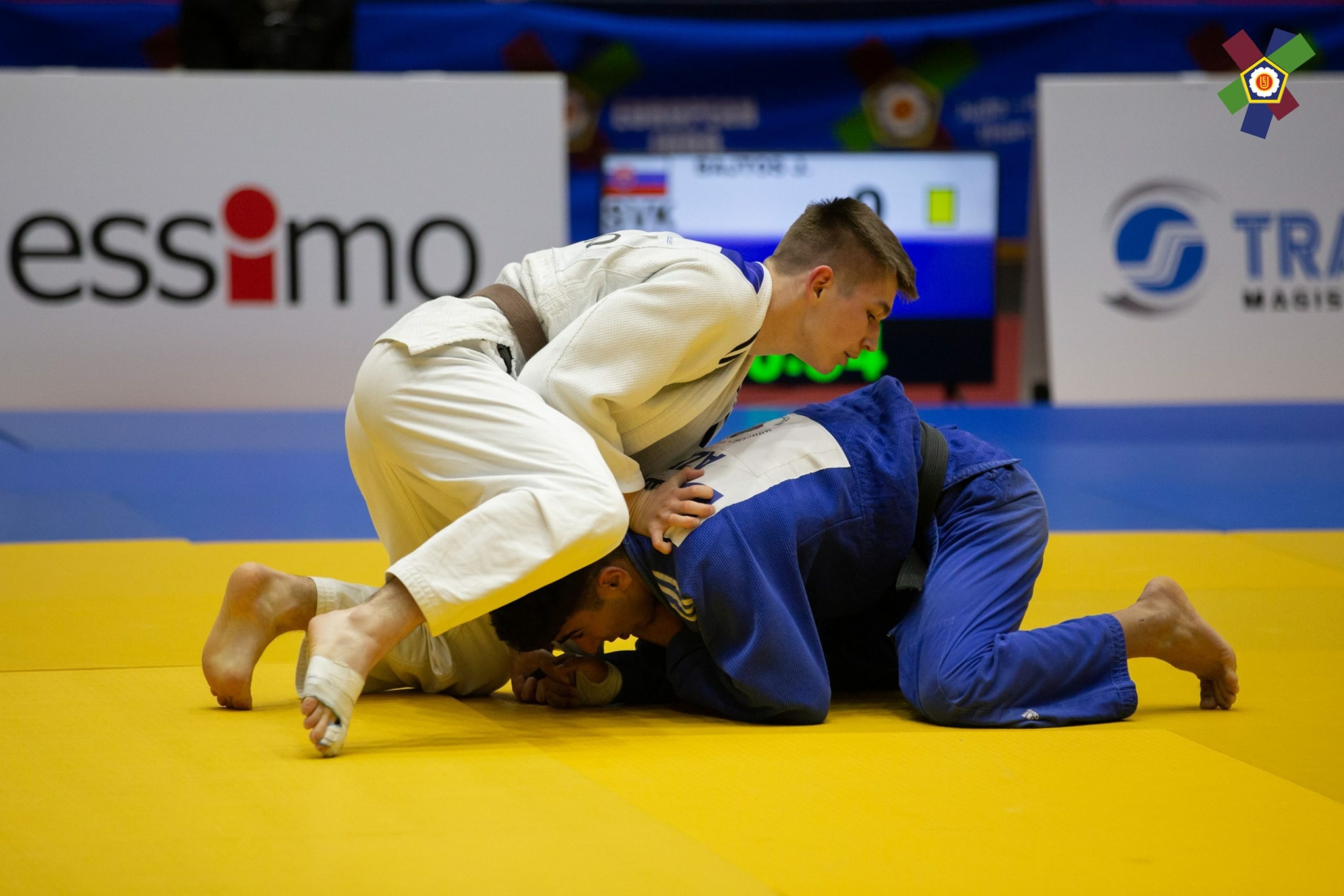 Yeniyetmə cüdoçularımız Rumıniyada 9 medal qazandılar