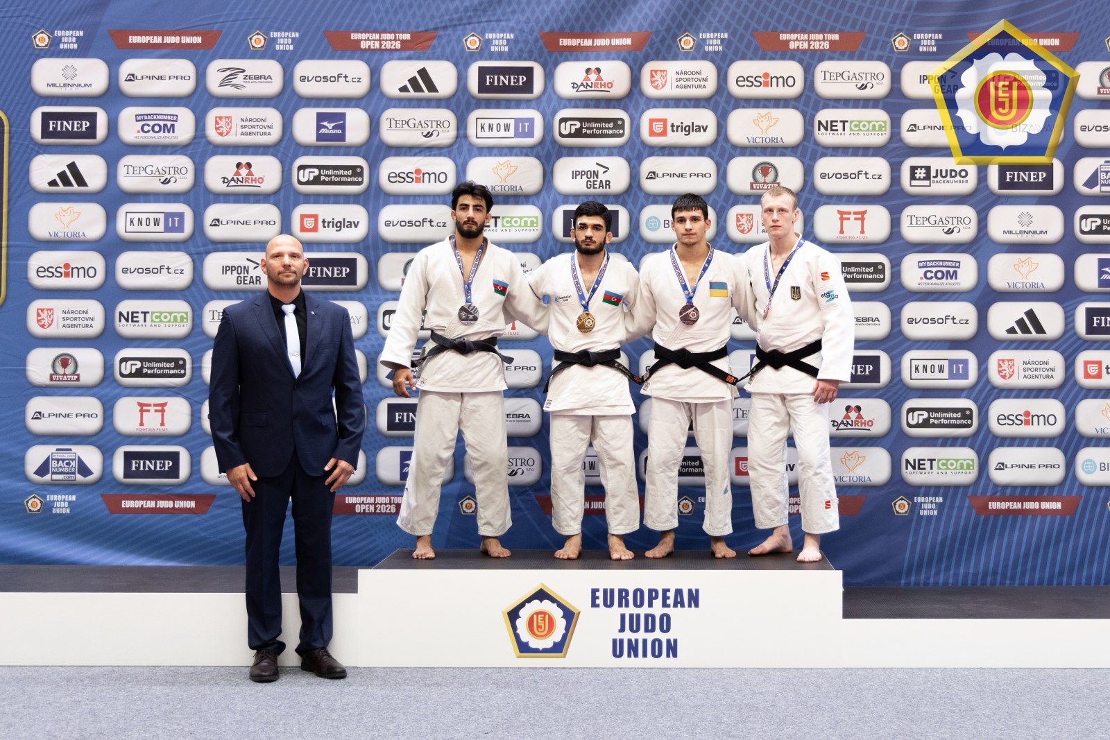 Azərbaycan Praqada ilk yarış gününü üç medalla başa vurdu