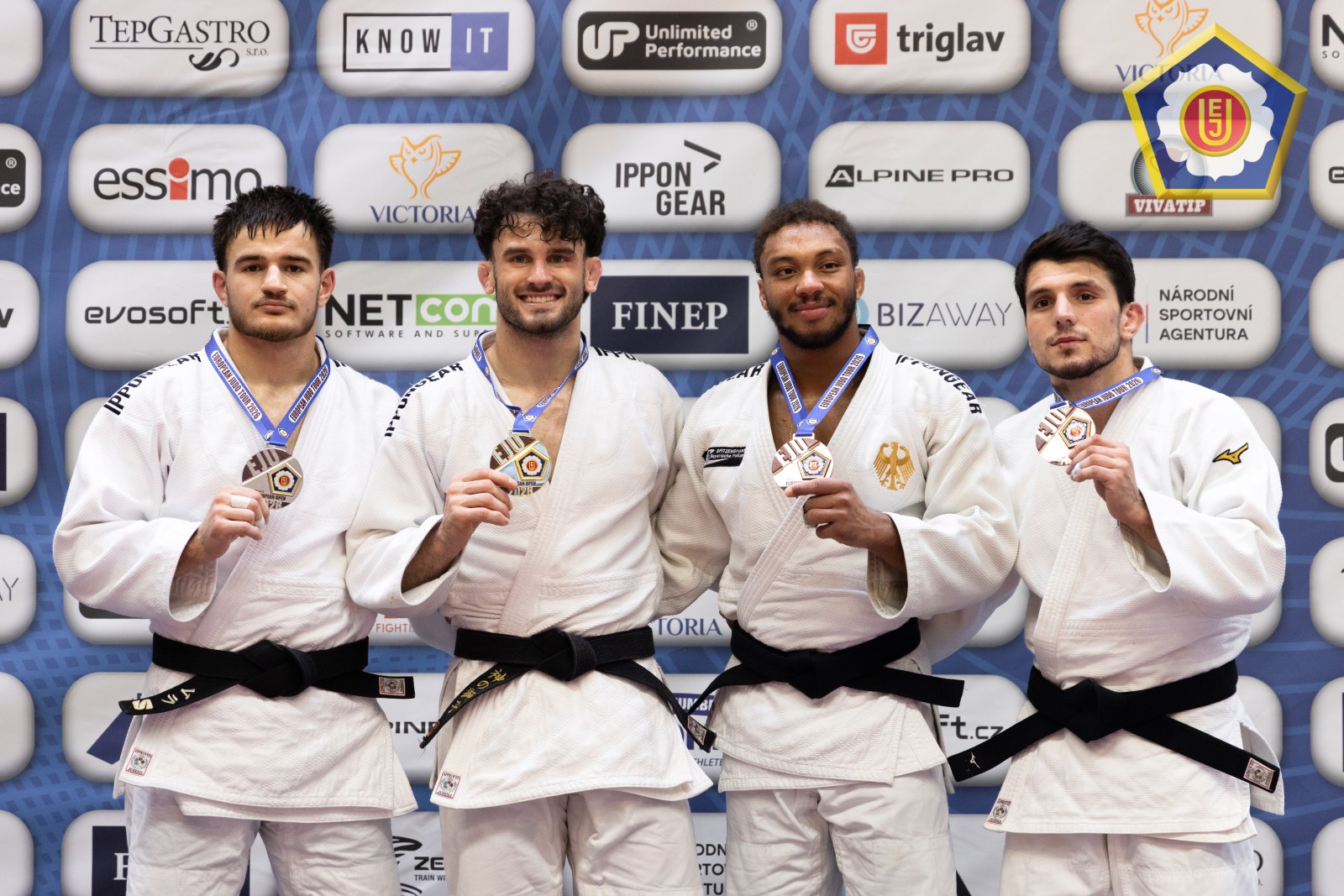 Azərbaycan Praqada ilk yarış gününü üç medalla başa vurdu