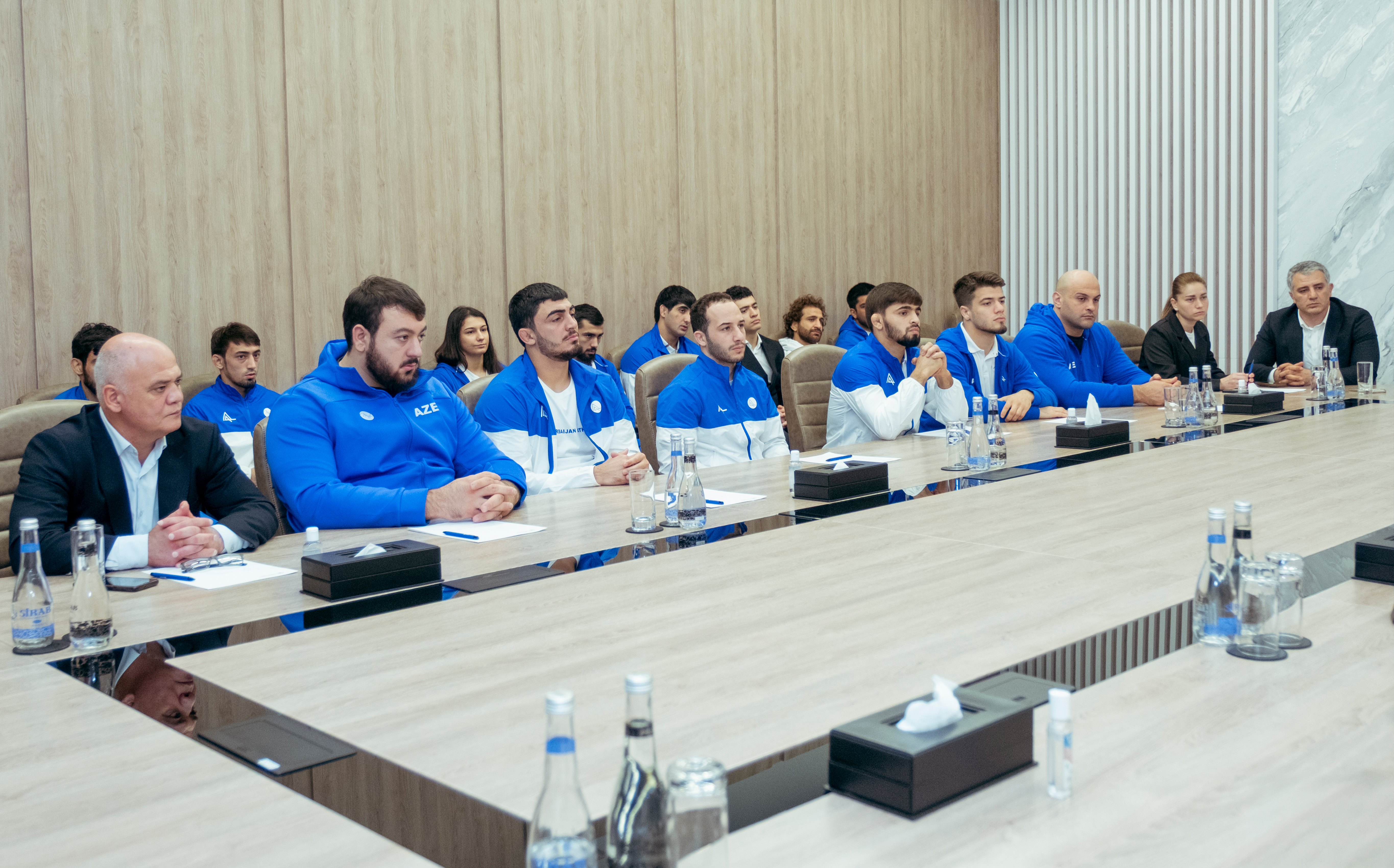 Rəşad Nəbiyev dünya çempionatında iştirak edən milli komandanın üzvləri ilə görüşüb