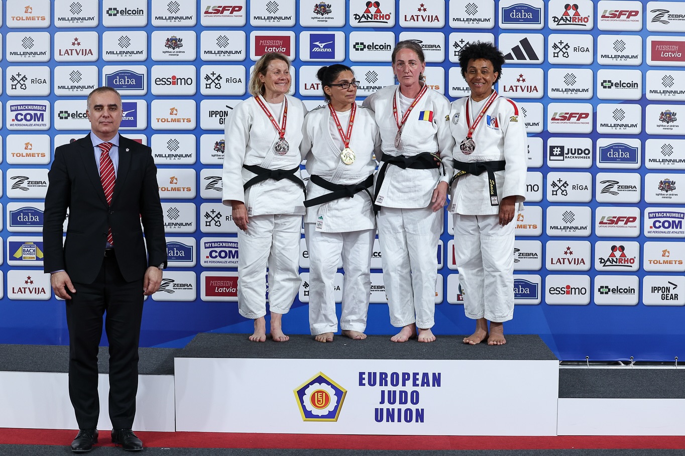 Veteranlar arasında Avropa çempionatında cüdoçularımız daha 2 medal qazanıb