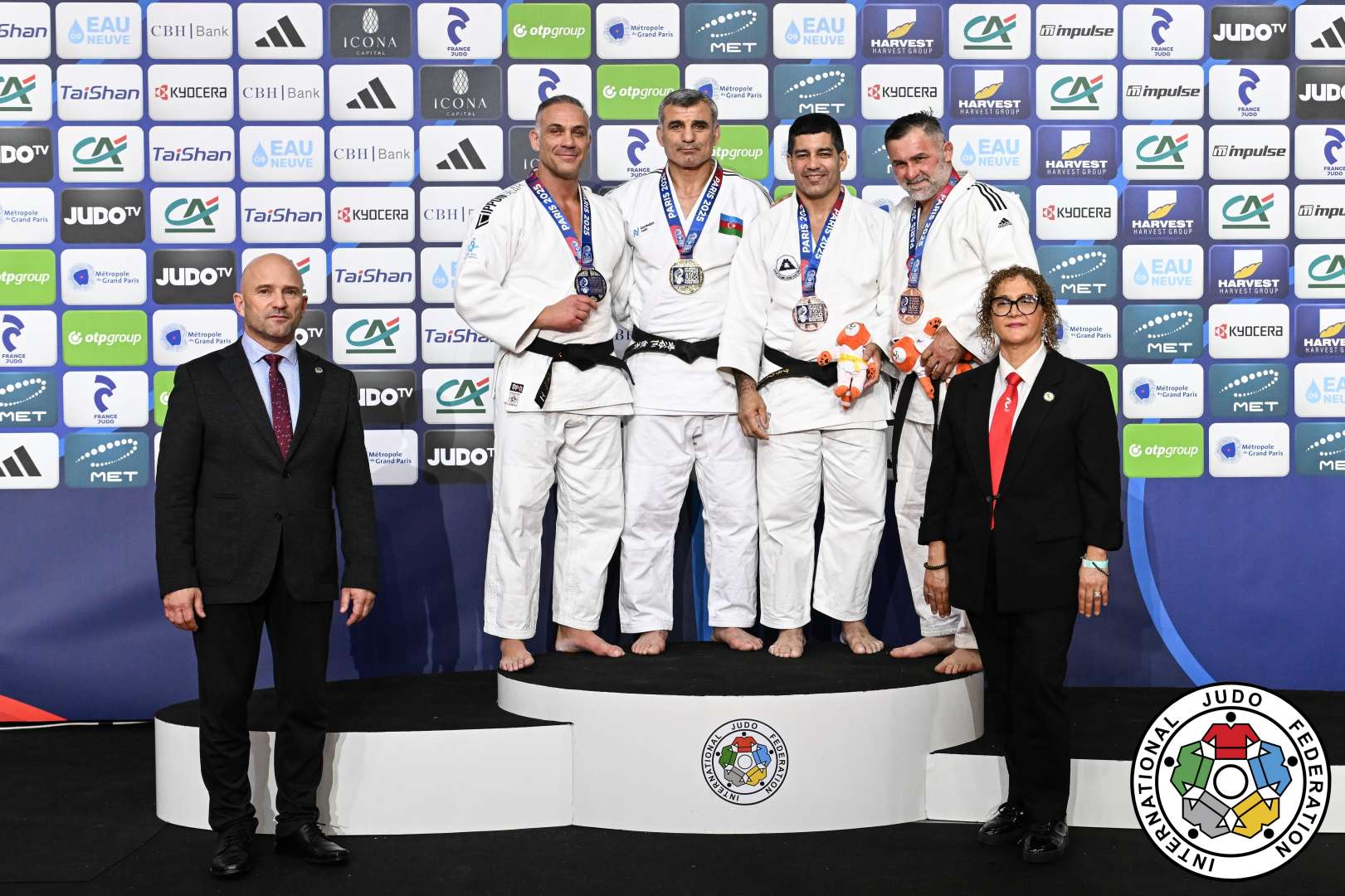 Mövlud Mirəliyev üçüncü dəfə dünya çempionu oldu