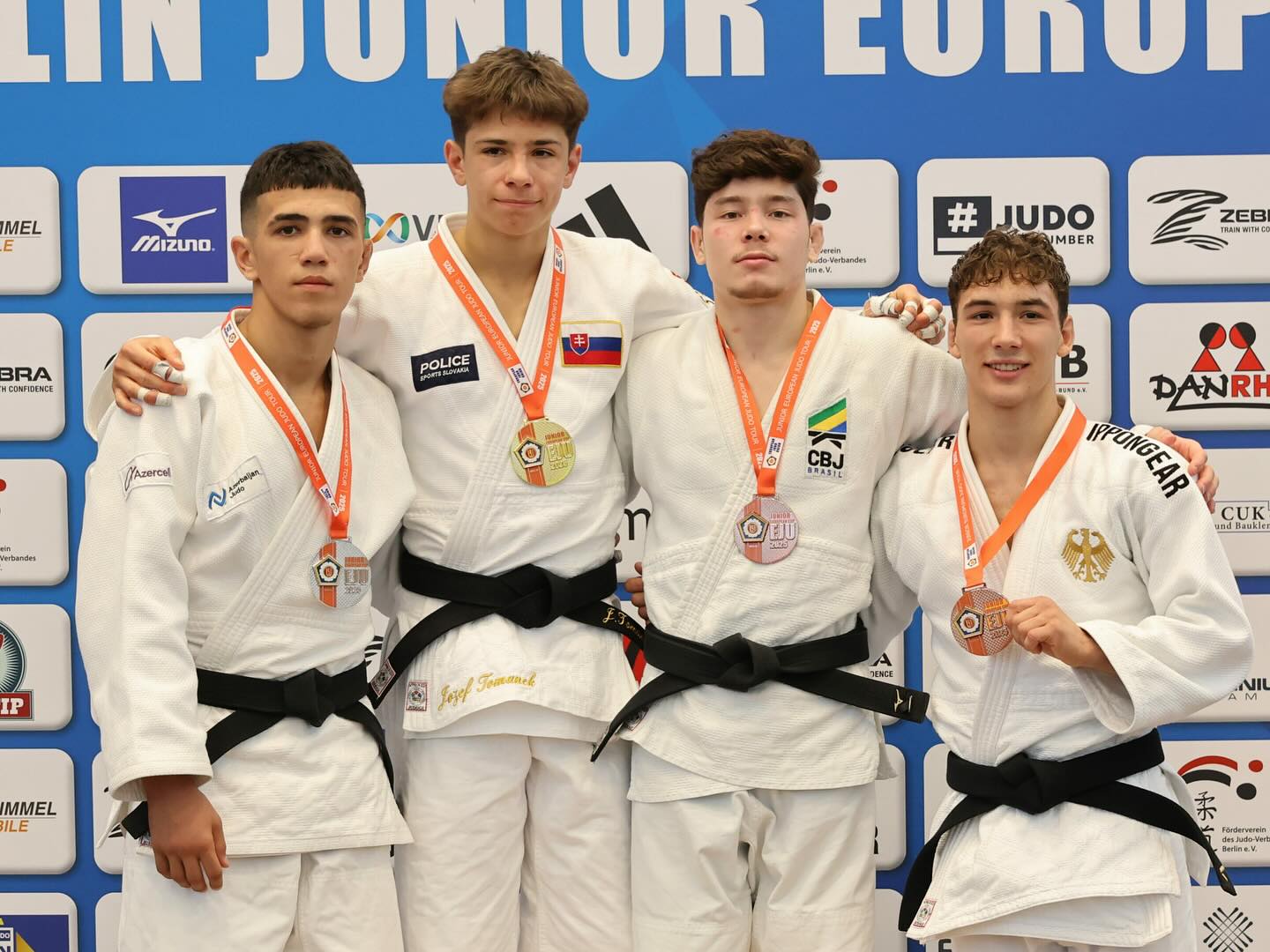 Berlin Avropa Kubokunun ilk günündə 5 medal