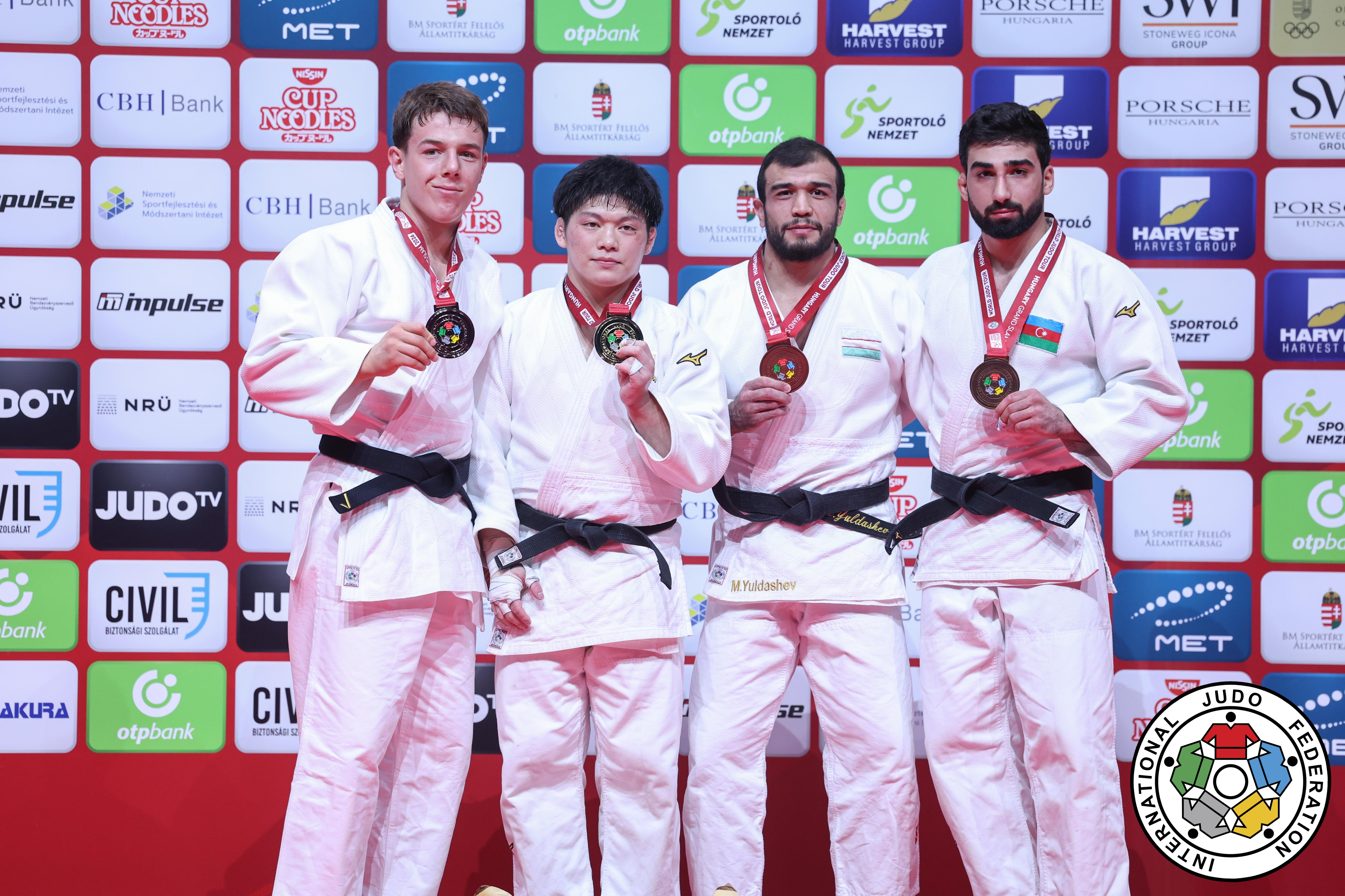Macarıstan Böyük Dəbilqəsində Rəşiddən qızıl, Vüsaldan bürünc medal