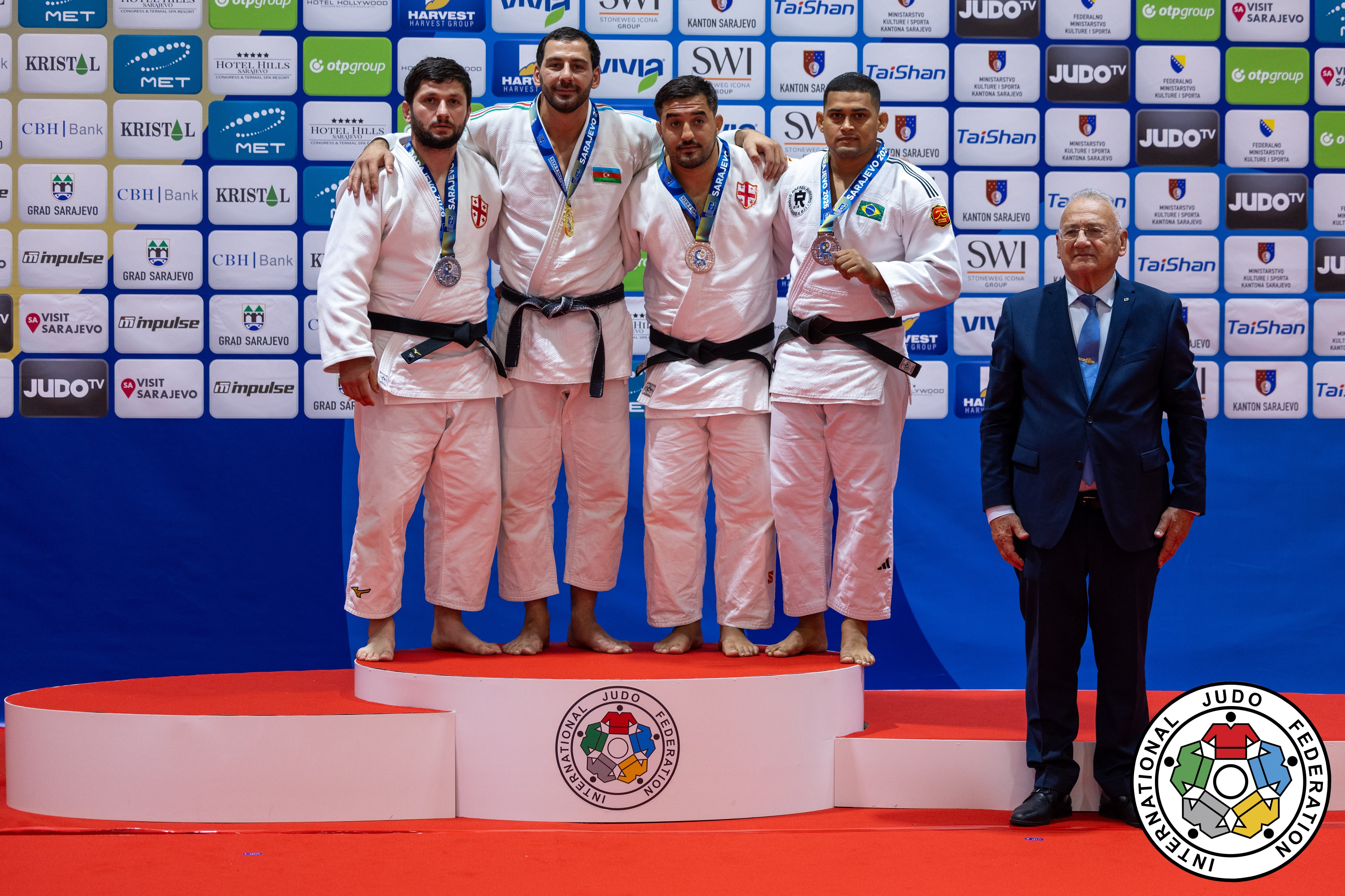 Azərbaycan veteranlar arasında dünya çempionatına 1 qızıl və 3 medalla başladı