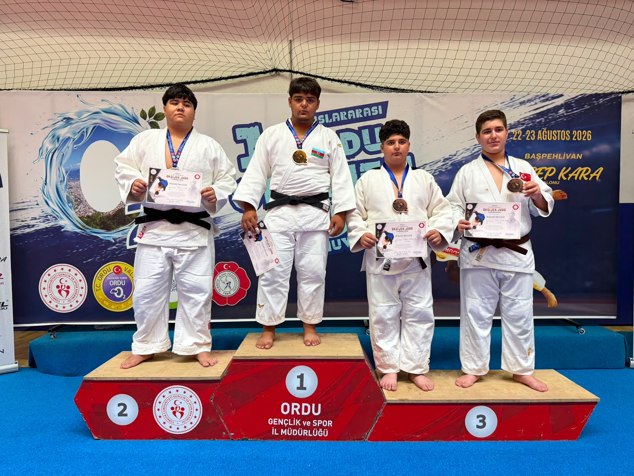 Yeniyetmə cüdoçularımız Türkiyədə 3 qızıl və 1 bürünc medal qazanıb