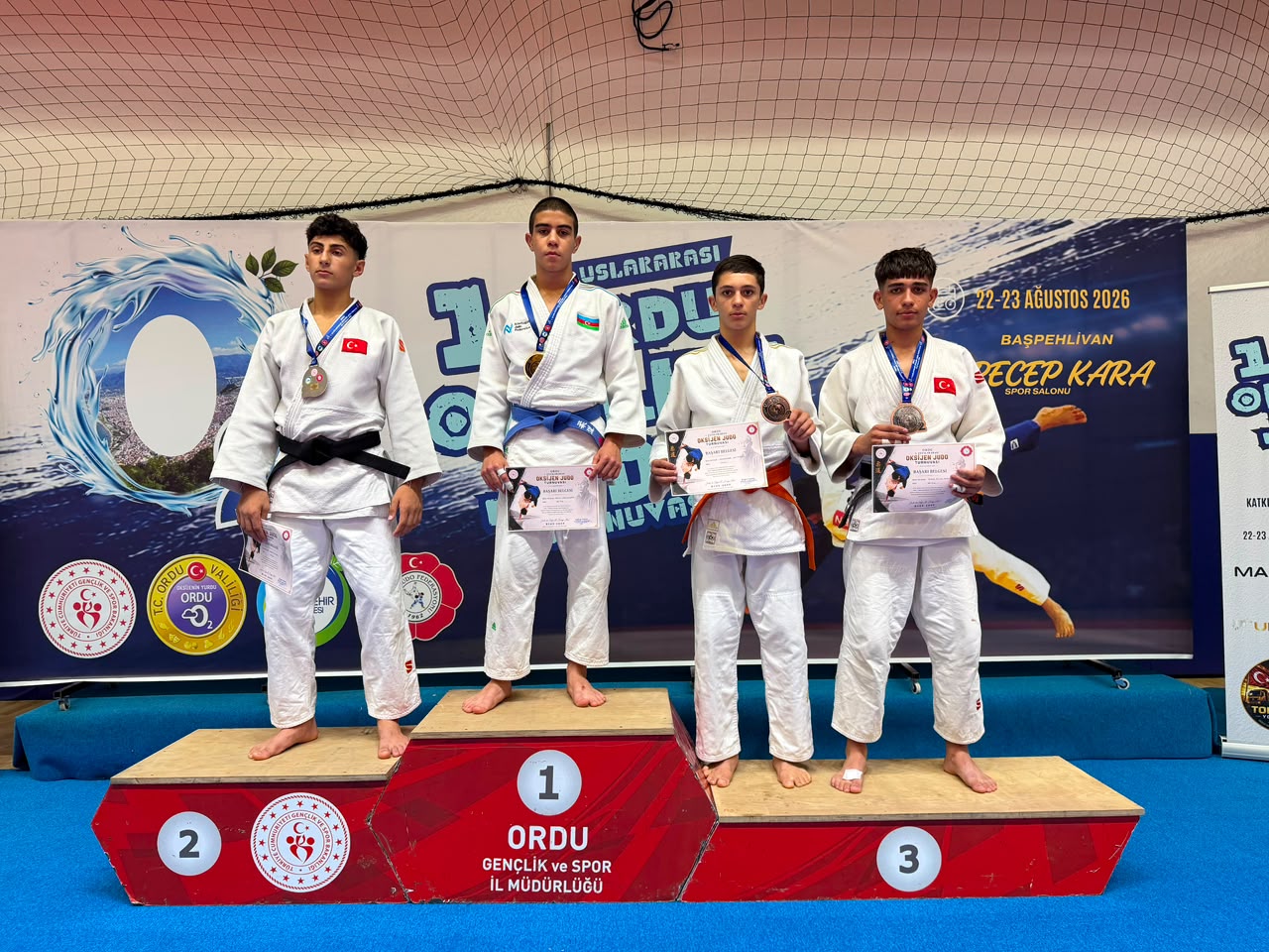 Yeniyetmə cüdoçularımız Türkiyədə 3 qızıl və 1 bürünc medal qazanıb