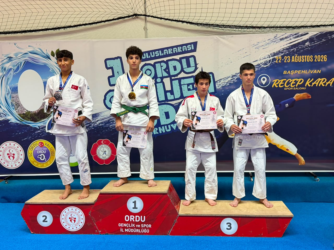 Yeniyetmə cüdoçularımız Türkiyədə 3 qızıl və 1 bürünc medal qazanıb