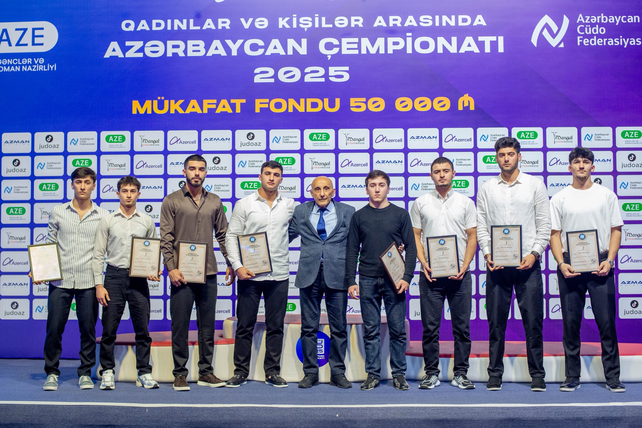 Dan dərəcələri üzrə təltifetmə mərasimi keçirilib