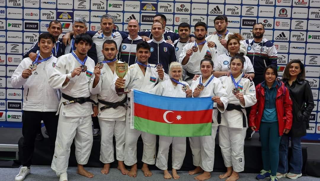 Azərbaycan komandası gənclər arasında Avropa çempionatında qarışıq komanda yarışında ilk dəfə medal qazandı