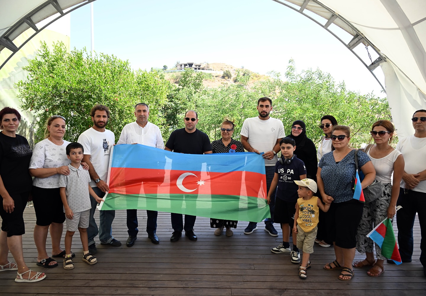 Olimpiya çempionlarımız Laçında əhali ilə bir araya gəliblər