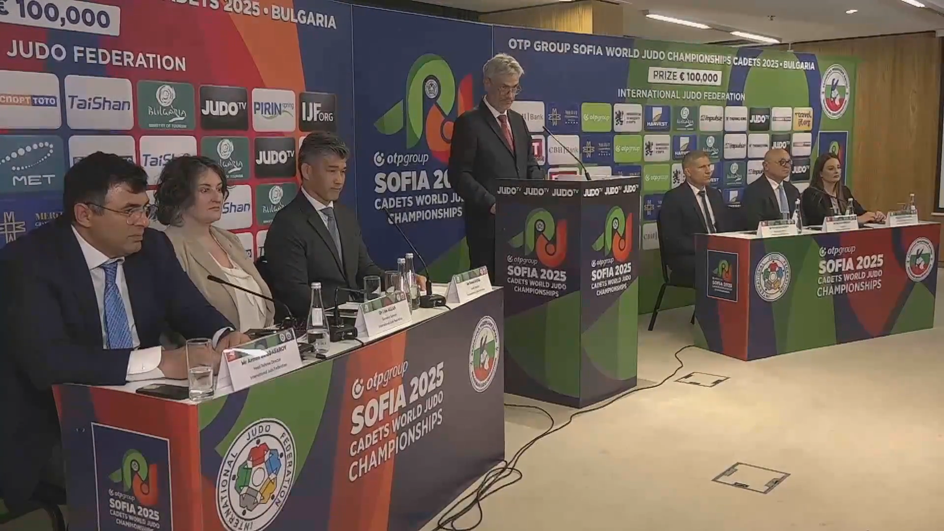 Yeniyetmələr arasında dünya çempionatının püşkatma mərasimi keçirilib