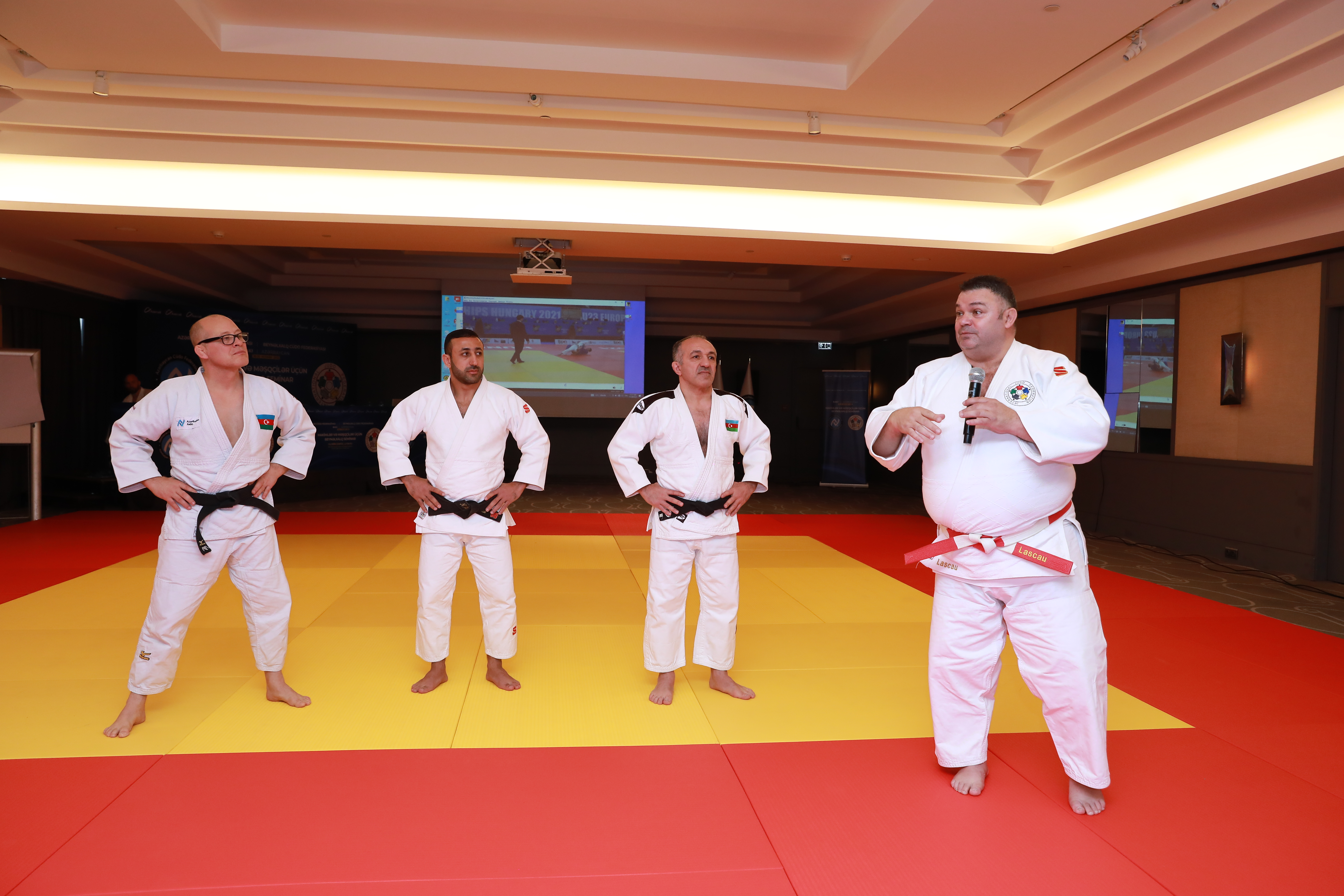 Beynəlxalq Cüdo Federasiyasının hakimlər üzrə baş direktoru Daniel Laskaunun iştirakı ilə hakimlər və məşqçilər üçün seminar keçirilir