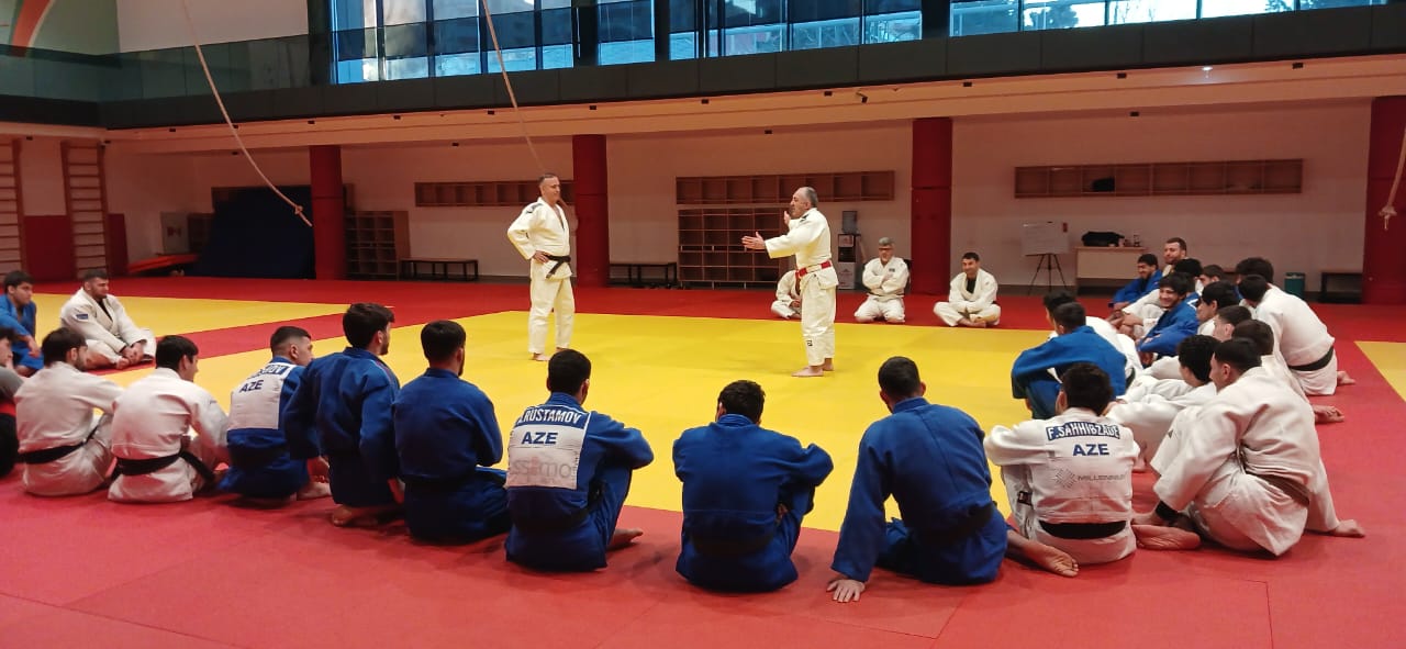 Gənc oğlanlardan ibarət yığma komandanın üzvləri üçün seminar təşkil olunub
