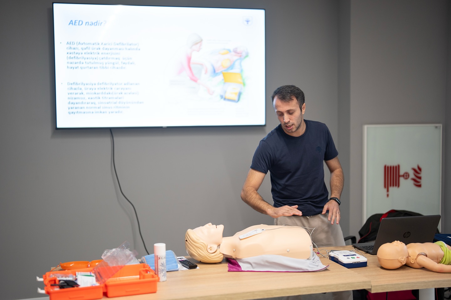 İlkin tibbi yardım seminarı keçirilib