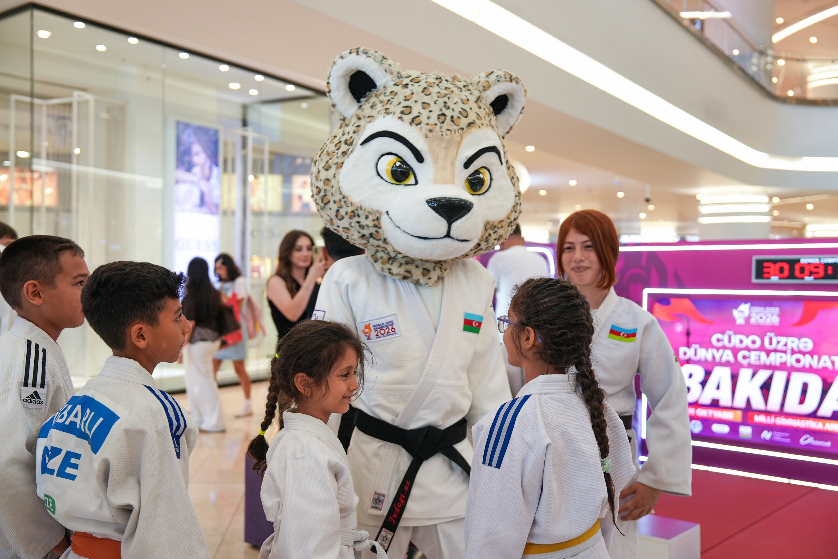 “Dəniz Mall”da Bakı-2026 cüdo üzrə dünya çempionatına həsr olunan fan zona yaradılıb