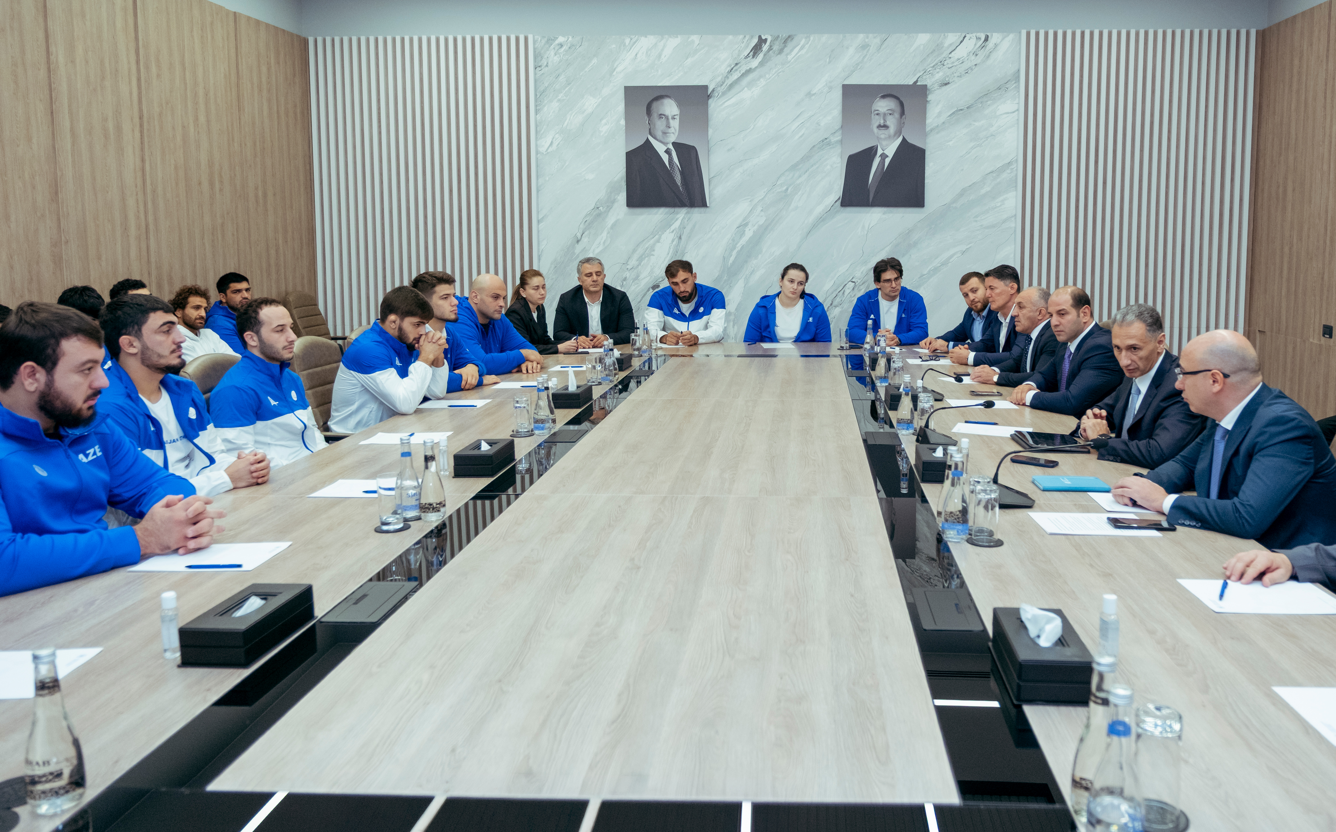 Rəşad Nəbiyev dünya çempionatında iştirak edən milli komandanın üzvləri ilə görüşüb