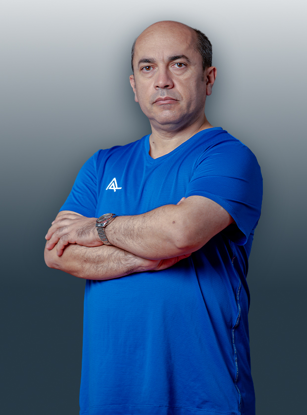 Yeniyetmələrdən ibarət yığmanın həkimi